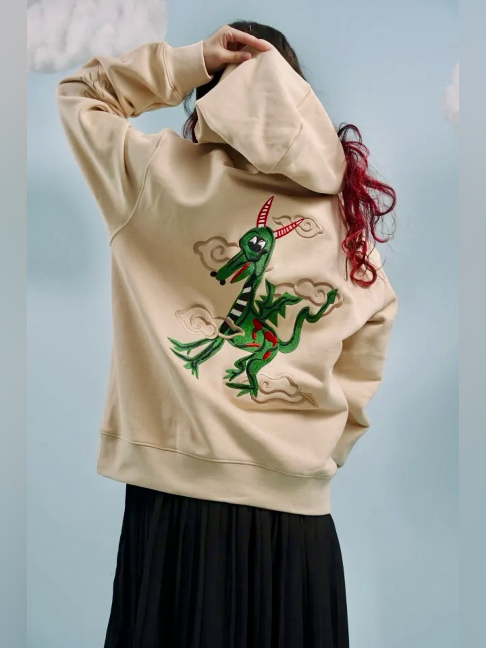 KIM SHUI Dragon Graphic Embroidered Vee Friends Indie Sleaze Pullover Hoodie L